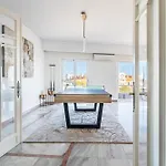 Luxe Penthouse, Bbq, Jacuzzi, Games, Ocean View, Oura 2-Min Walk - By Seareen Apartman *