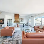 Luxe Penthouse, Bbq, Jacuzzi, Games, Ocean View, Oura 2-min Walk - By Seareen Αλμπουφέιρα
