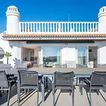 Luxe Penthouse, Bbq, Jacuzzi, Games, Ocean View, Oura 2-min Walk - By Seareen Διαμέρισμα