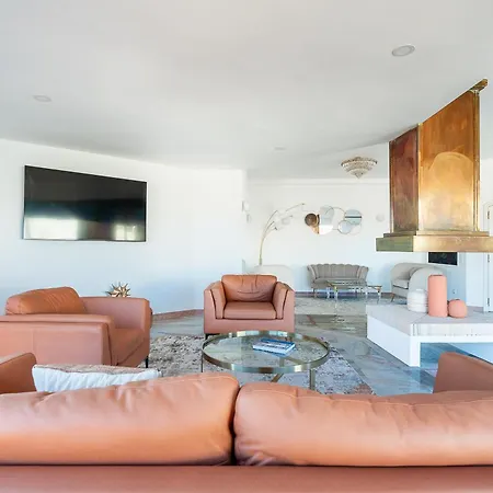 Luxe Penthouse, Bbq, Jacuzzi, Games, Ocean View, Oura 2-min Walk - By Seareen Apartman *