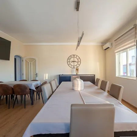 Luxe Penthouse, Bbq, Jacuzzi, Games, Ocean View, Oura 2-min Walk - By Seareen Apartment *