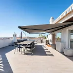 Apartment Luxe Penthouse, Bbq, Jacuzzi, Games, Ocean View, Oura 2-min Walk - By Seareen *