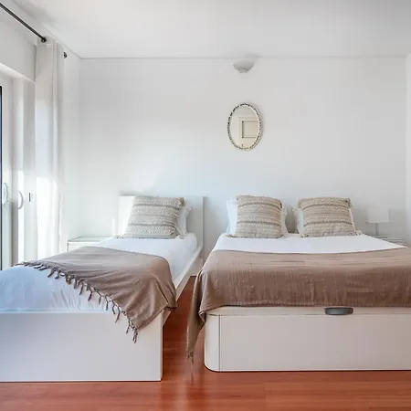 Luxe Penthouse, Bbq, Jacuzzi, Games, Ocean View, Oura 2-min Walk - By Seareen Apartament Albufeira